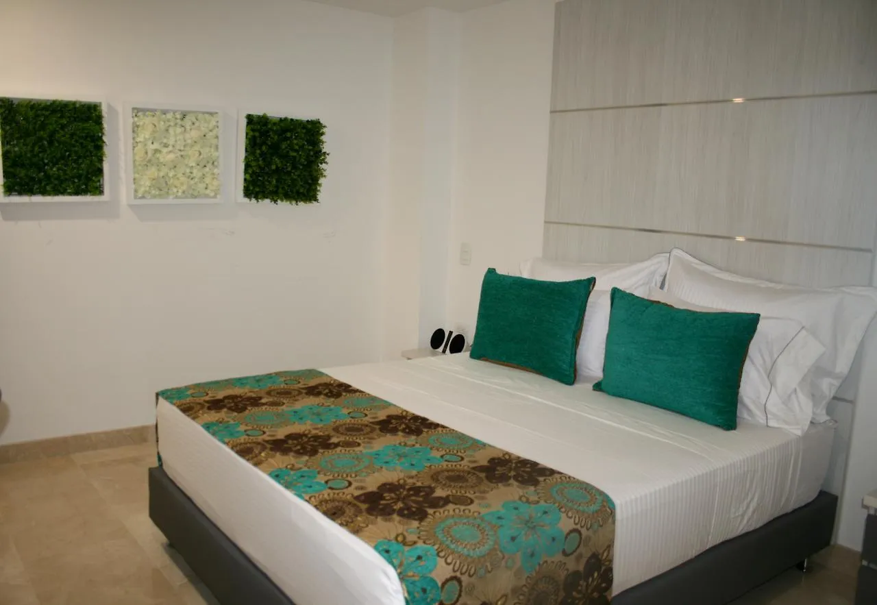 Hotel Madeiro Medellin 4*,