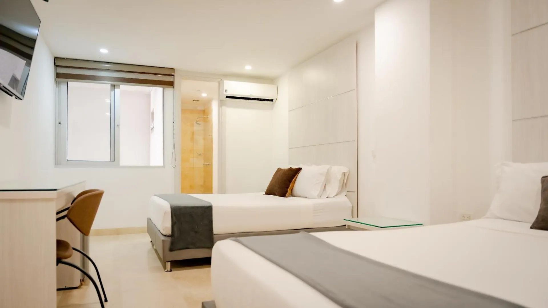 Hotel Madeiro Medellin 4*,